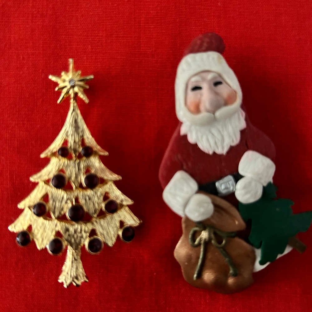 SANTA AND TREE PINS